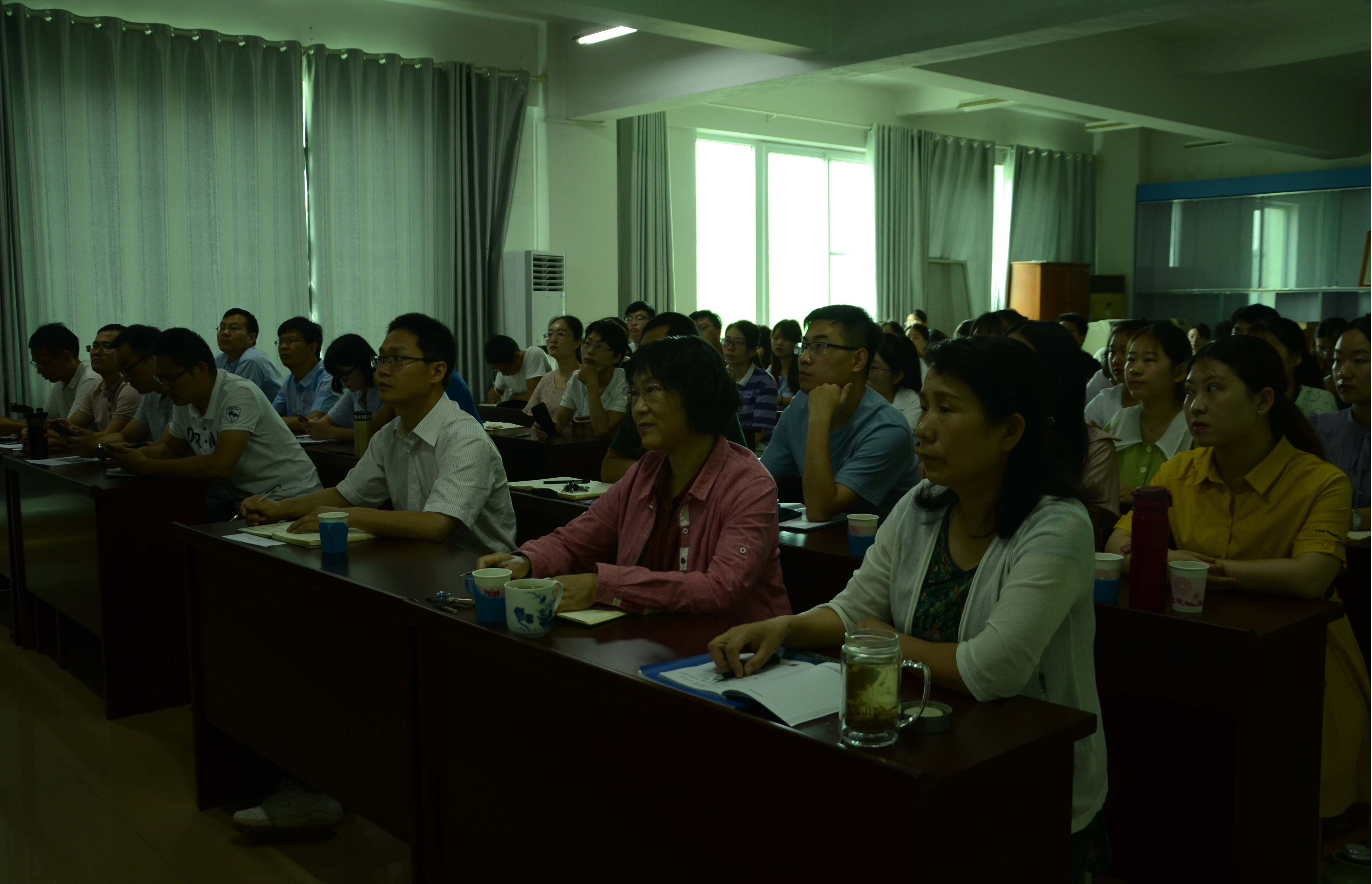 美国南佐治亚大学屠威教授应邀来公司讲学